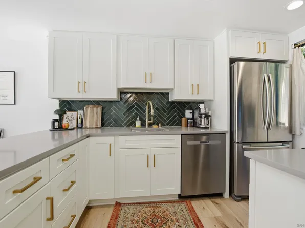 2352 Caringa Way Unit C, Carlsbad, CA 92009