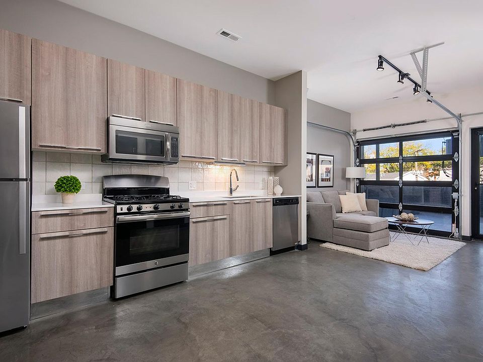 1st image of 1669 N Milwaukee Ave #308