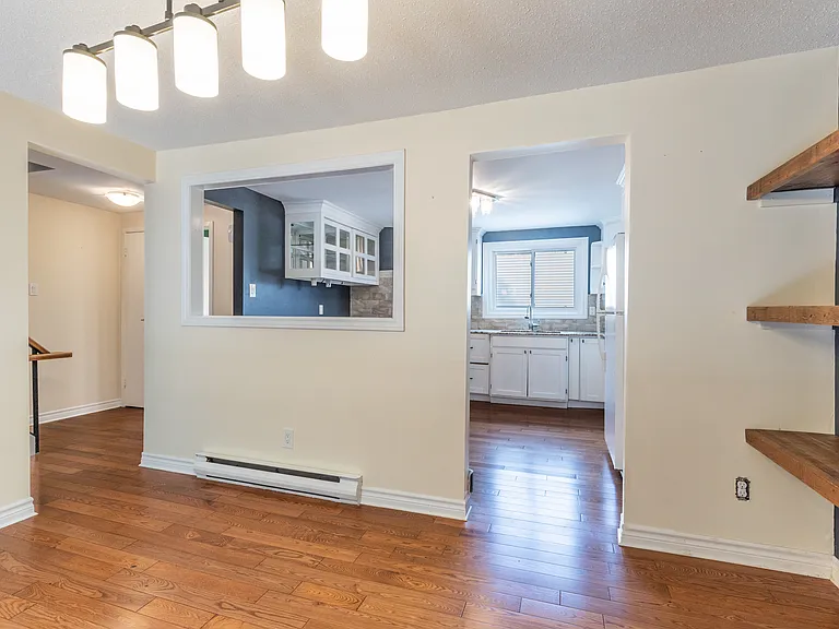 159 Sandringham Cres — Photo 12