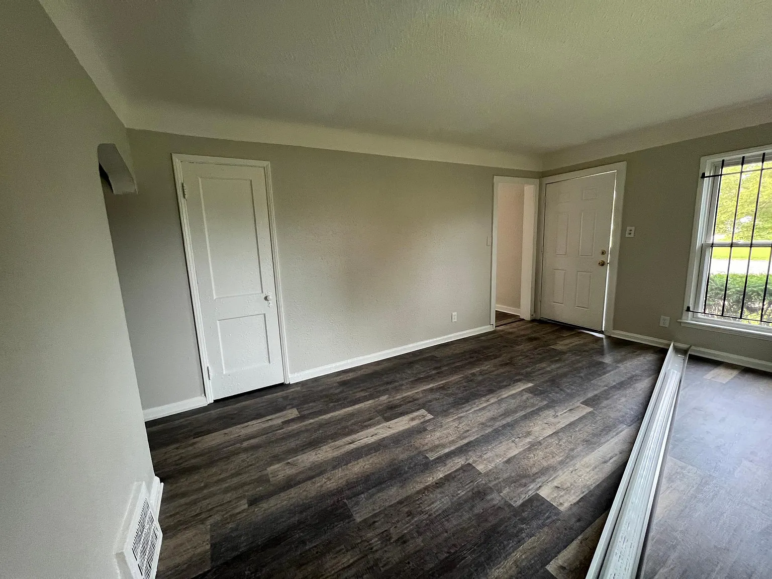 2 bed, 768 sqft, $1,000 — Photo 4