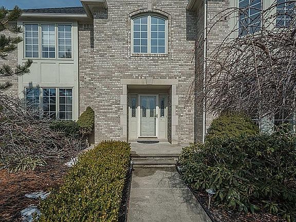 3rd image of 48040 Ashwood Dr