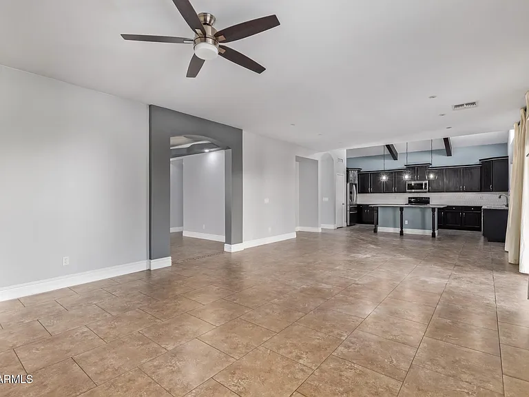 8406 W Pioneer St — Photo 10
