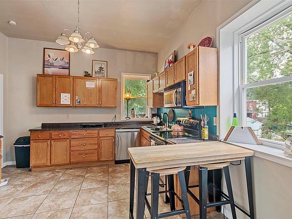 3rd image of 4041 Castleman Ave