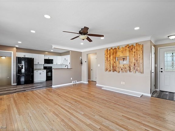 2nd image of 6407 Fernhurst Ave