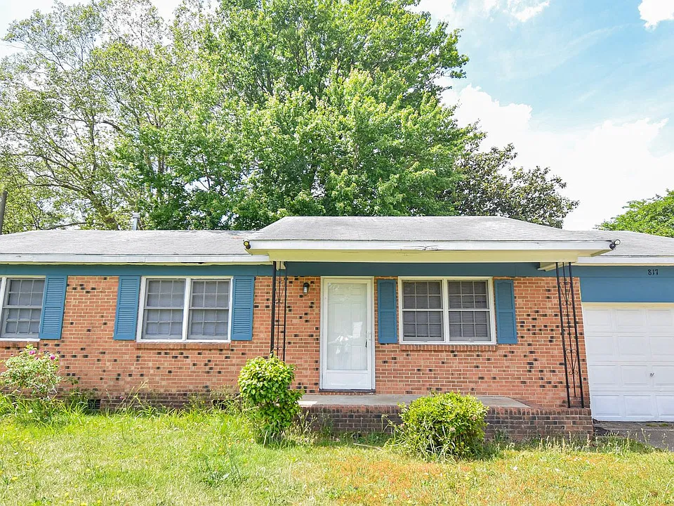 817 Bronco Ln