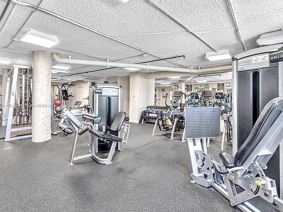3rd image of 999 Brickell Bay Dr #466
