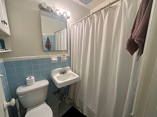 4th image of 128 E 84th St APT 3C