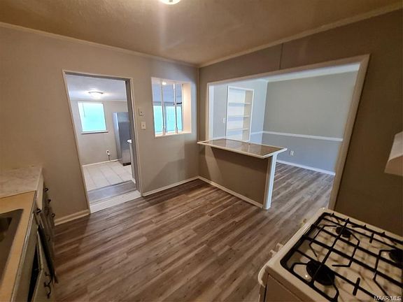 5th image of 1128 Karen Rd