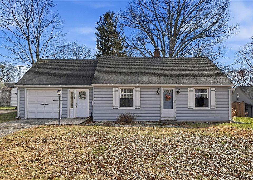 1st image of 111 Woodlawn St
