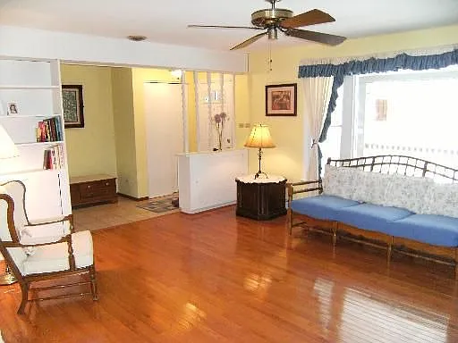 6117 Laura Ln photo 1