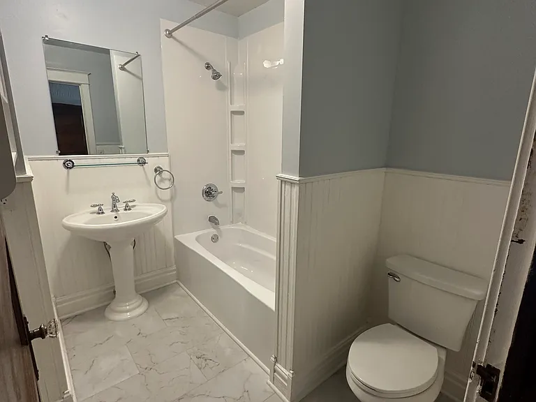 1814 E 1st St #2 — Photo 6