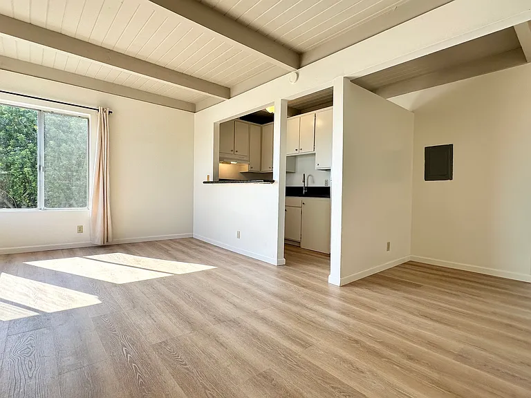 2100 Red Rose Way #26-T — Photo 2