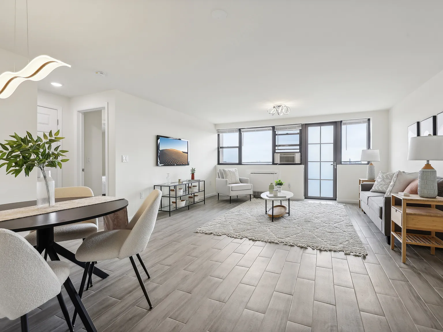 164 S Harrison Street — Photo 3