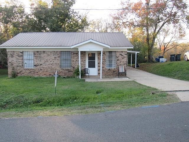 1st image of 446 Sanford St