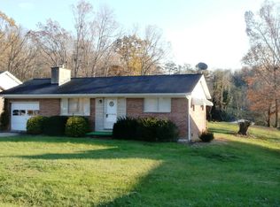 331 Pinewood Dr, Hurricane, WV 25526
