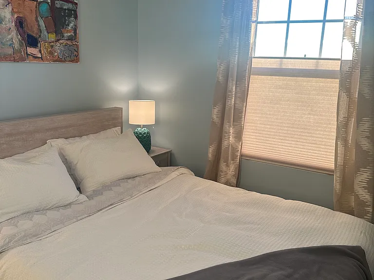 127 Presidents Pointe Ave — Photo 2