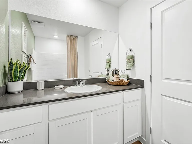 914 Rosy Starling St — Photo 40