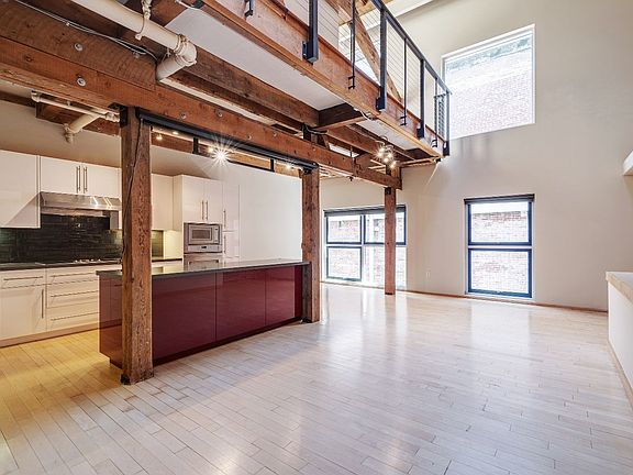3rd image of 650 Delancey St APT 312