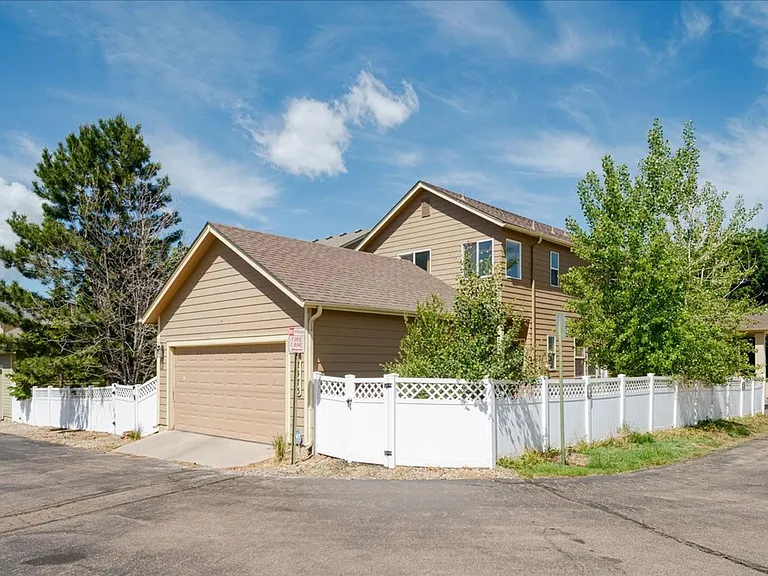 2475 Saint Paul Dr — Photo 42