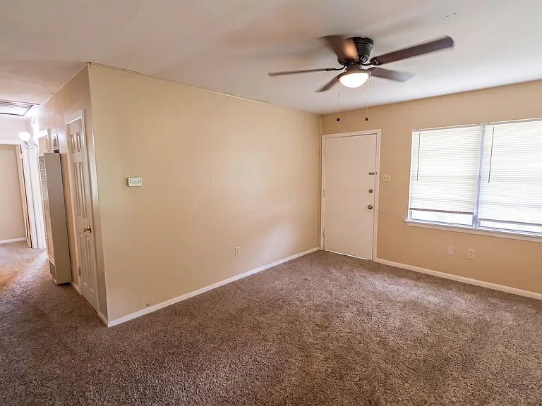 4600 Voss Dr — Photo 2