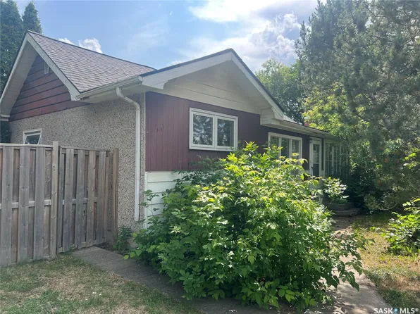 565 15th Street W, Prince Albert, SK S6V 3R3