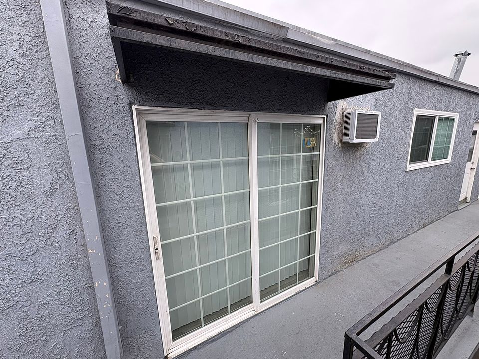 1st image of 2828 Consol Ave #14
