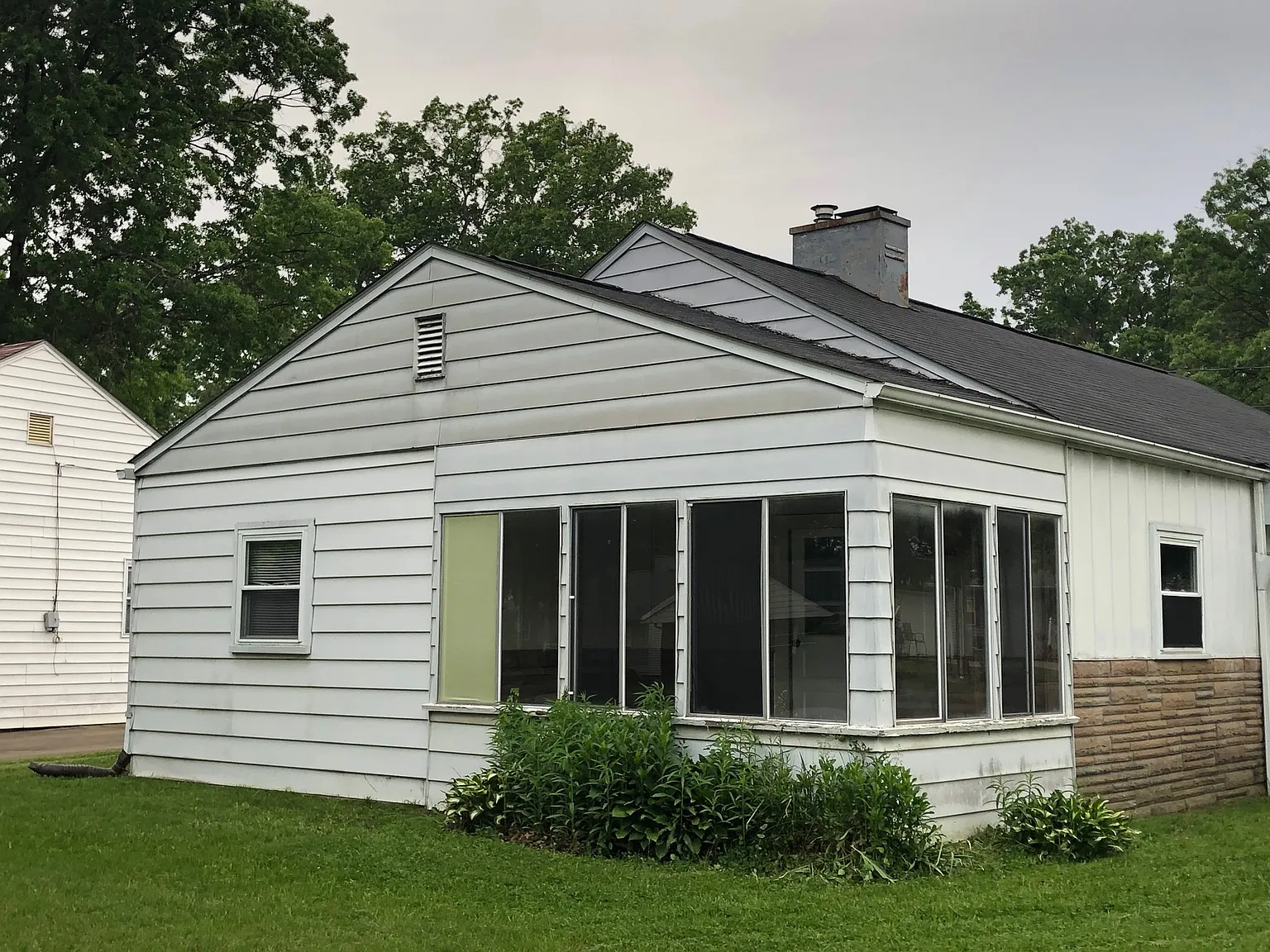 700 McDonald Ave — Photo 3