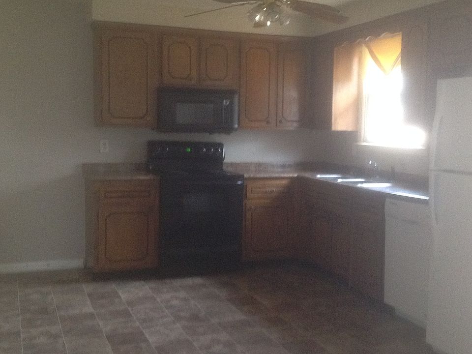 2nd image of 2105 Basham Ln