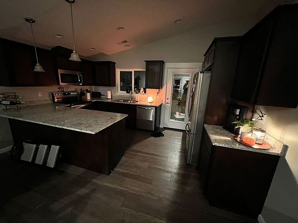 2nd image of 2814 Caster Ln