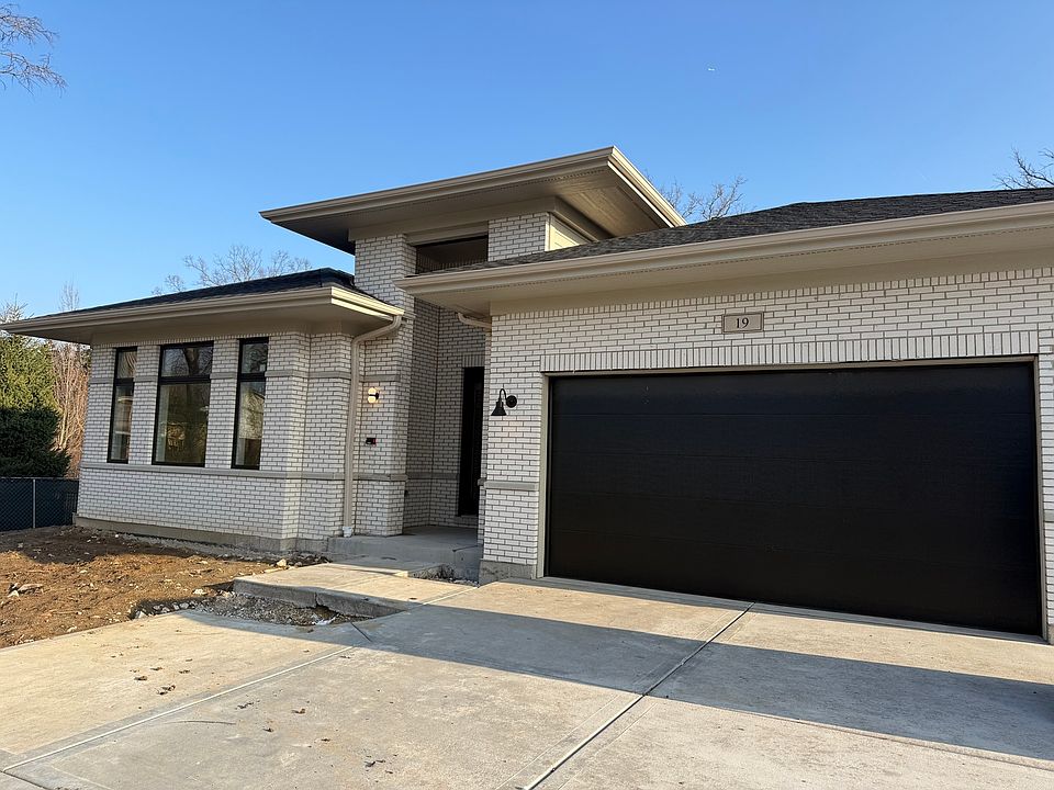 1st image of 19 Heritage Dr