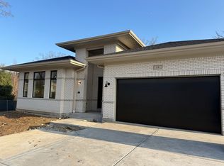 19 Heritage Dr, Highland Park, IL