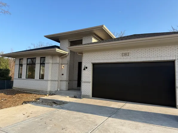 19 Heritage Dr, Highland Park, IL 60035