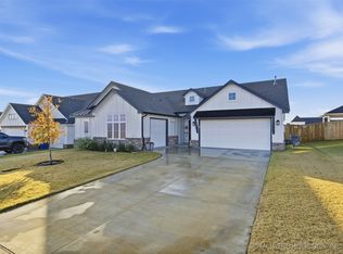 7402 E 89th St N, Owasso, OK 74055