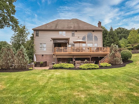 2nd image of 613 Toftree Dr
