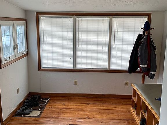 4th image of 2925 Feasler St