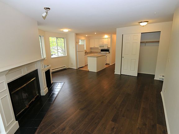 3rd image of 10306 Holman Rd N