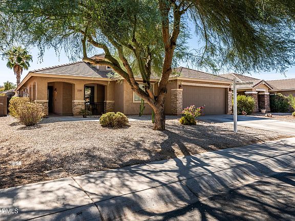 3rd image of 1349 E Laurel Place