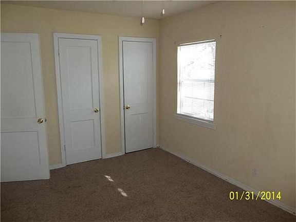 3rd image of 810 W Saner Ave
