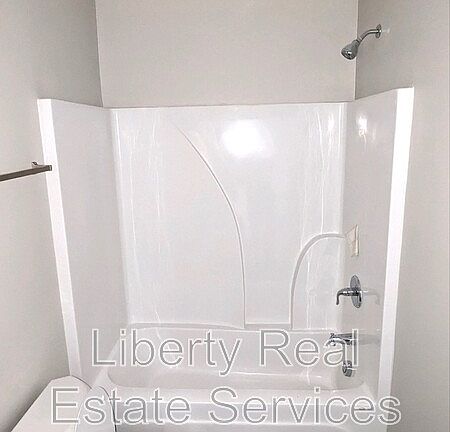 4th image of 1474 Kelly Dr APT 9