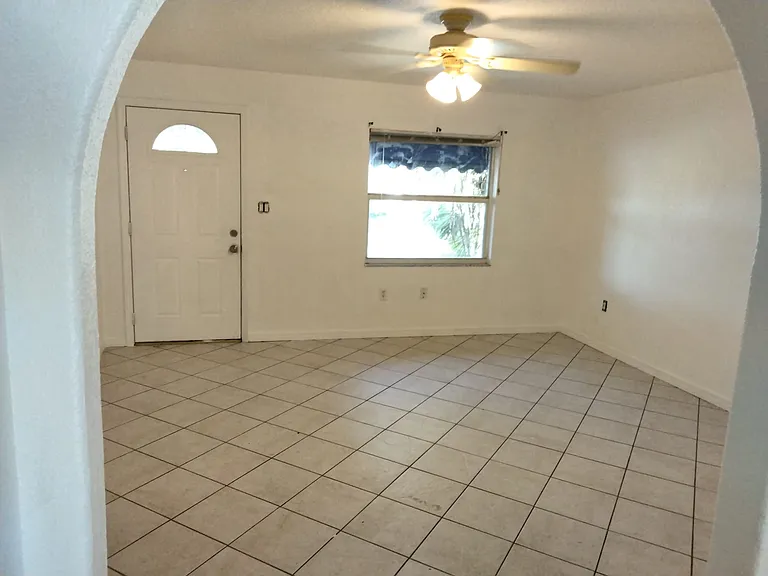 915 W Magnolia St #915 — Photo 6