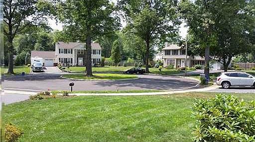 2nd image of 6 Cypress Ct