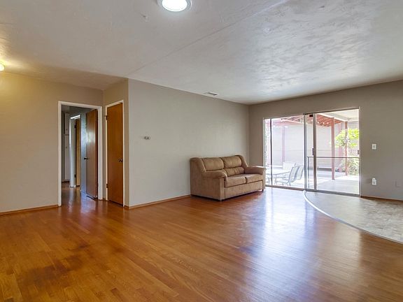 4th image of 731 Date Ave