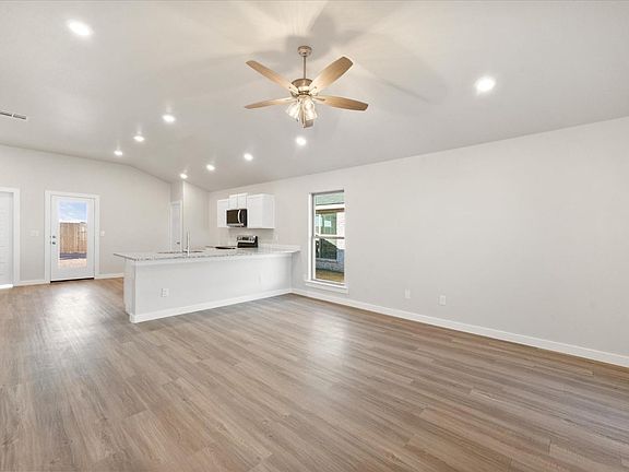 3rd image of 2208 Garland Ave
