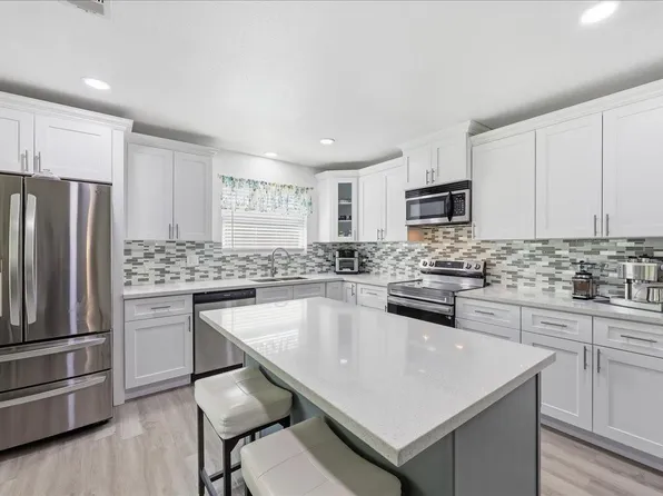 5280 Swallow Dr, Beaumont, TX 77707