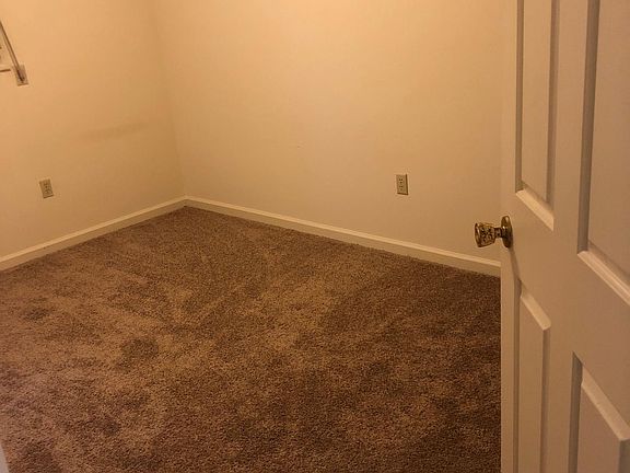 3rd image of 359 Linden Walk APT 6