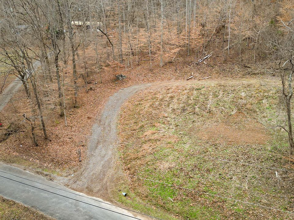 1st image of 20 Deerwood Trl