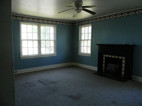 3rd image of 167 Lovell St