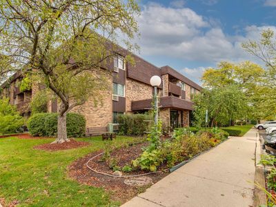 910 E Old Willow Rd APT 203, Prospect Heights, IL, 60070
