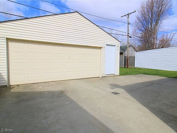 2nd image of 4352 Sky Lane Dr
