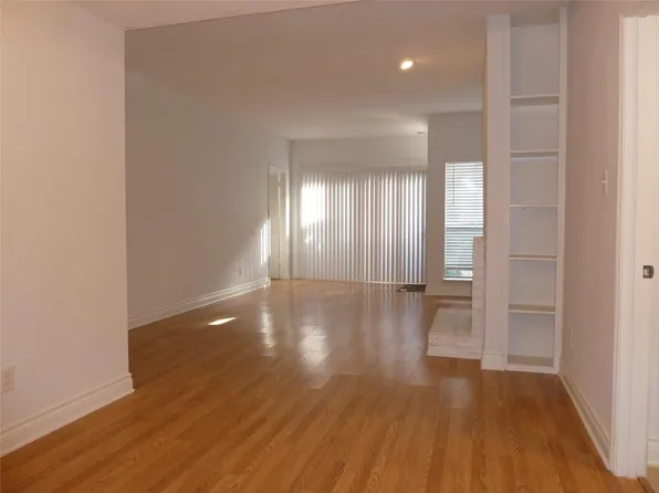 2100 Tanglewilde St APT 377, Houston, TX 77063